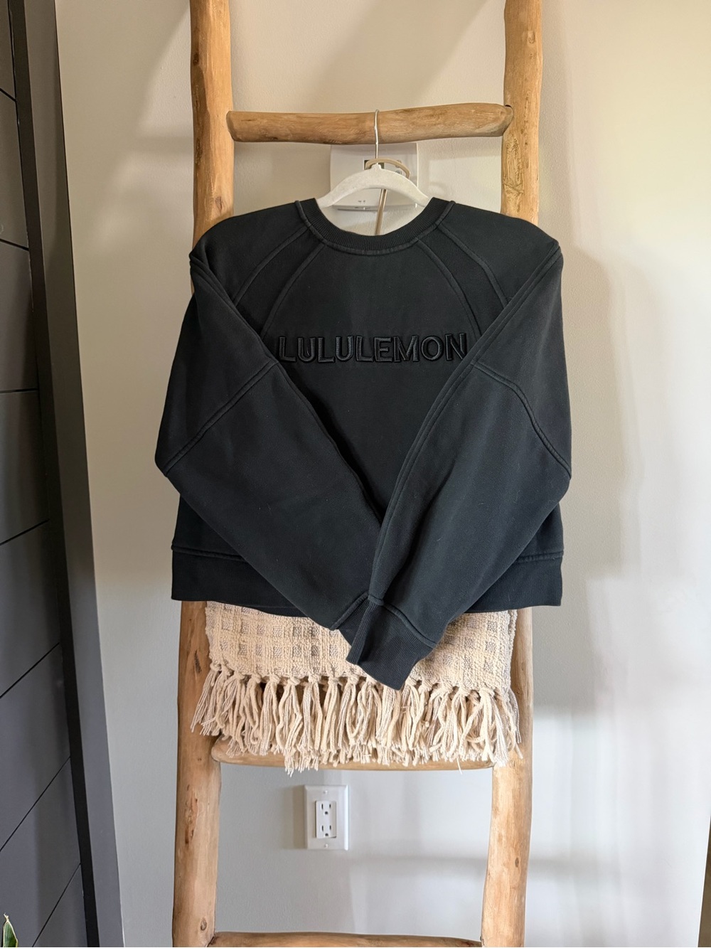 Lululemon Black Embroidered Logo Crewneck Sweatshirt XS/S